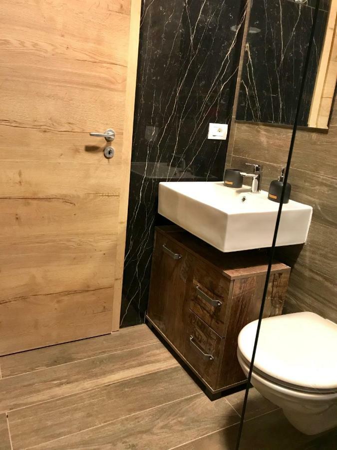 Wood Central Apartment Тимишоара Экстерьер фото
