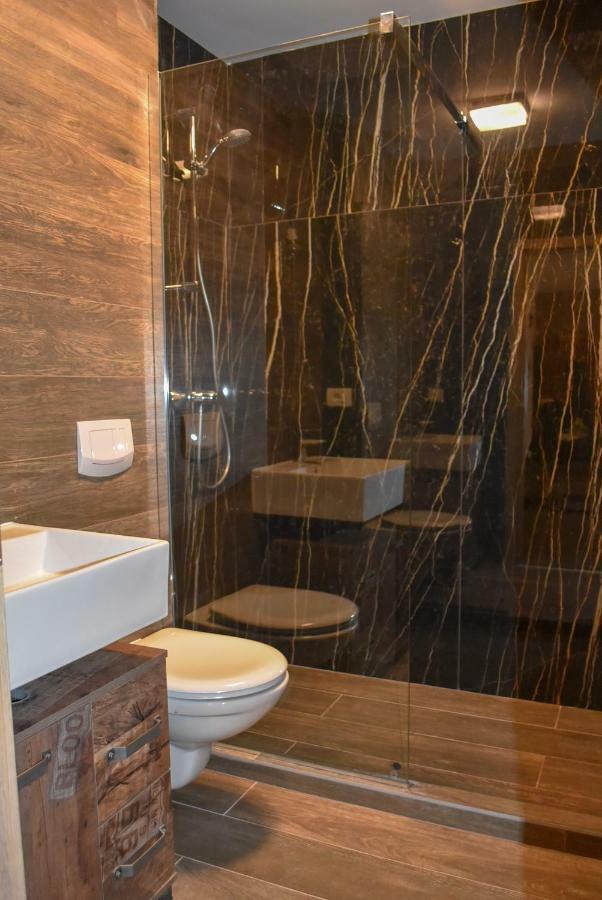 Wood Central Apartment Тимишоара Экстерьер фото