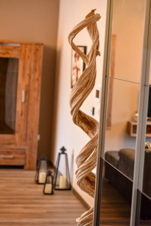 Wood Central Apartment Тимишоара Экстерьер фото